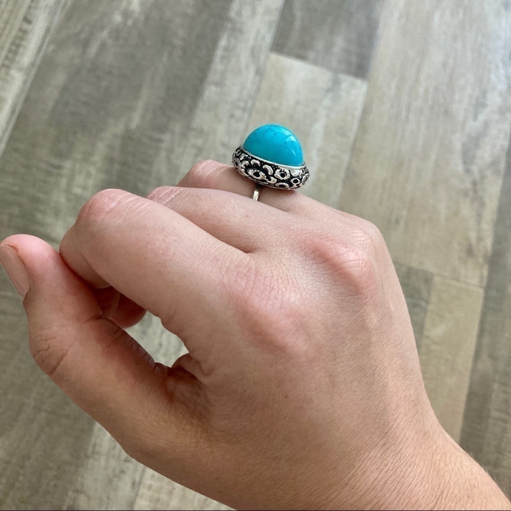 Turquoise stone statement silver ring - Picture 3 of 16